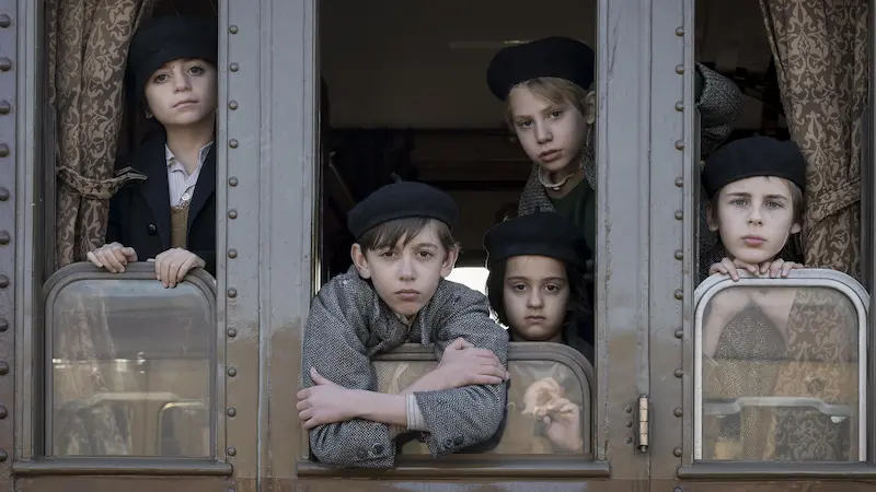 映画『幸せの列車に乗せられた少年』戦後イタリアの子ども列車を描いたドラマ