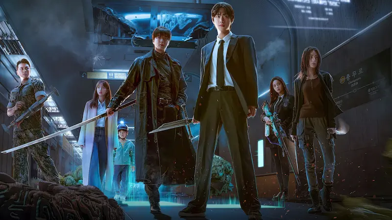 物語の世界が現実化する中で運命に立ち向かう青年を描く映画『全知的な読者の視点から』の場面