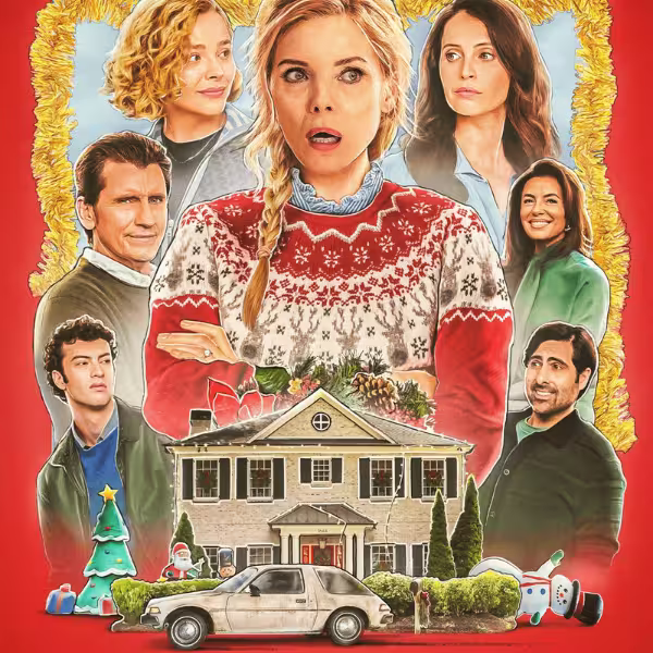 赤い背景の中央に、セーター姿の母親とその家族が描かれたホリデー風のイラスト調ポスター。下部には家と車のイラストが配置されたデザイン。